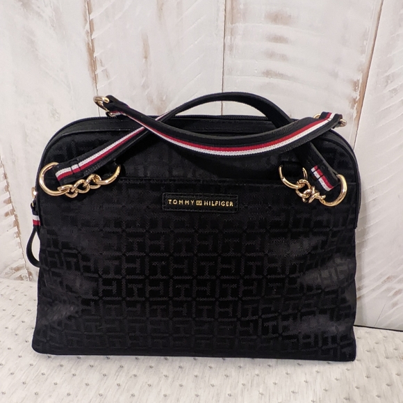 Tommy Hilfiger Handbags - Gently Used Tommy Hilfiger Chain Shopper Satchel